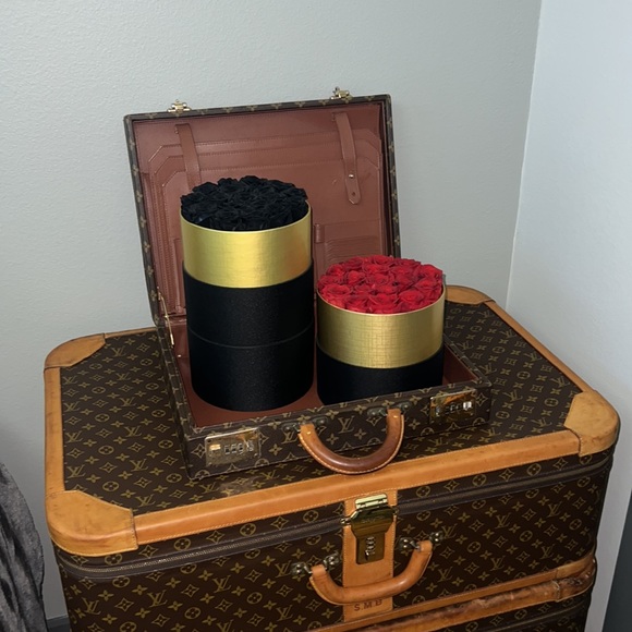 S O L D 🔥 Vintage Lv Briefcase - Picture 8 of 8